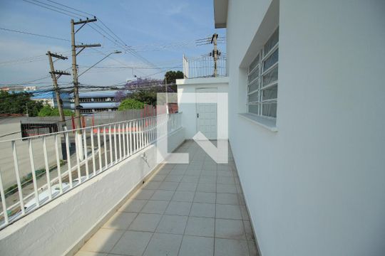 Área comum de casa para alugar com 3 quartos, 197m² em Vila Invernada, São Paulo
