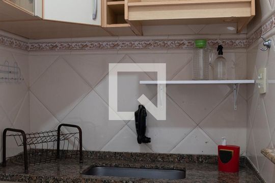 Cozinha de kitnet/studio para alugar com 1 quarto, 35m² em Centro, São Vicente