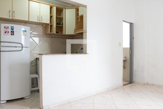 Sala - Quarto de kitnet/studio para alugar com 1 quarto, 35m² em Centro, São Vicente