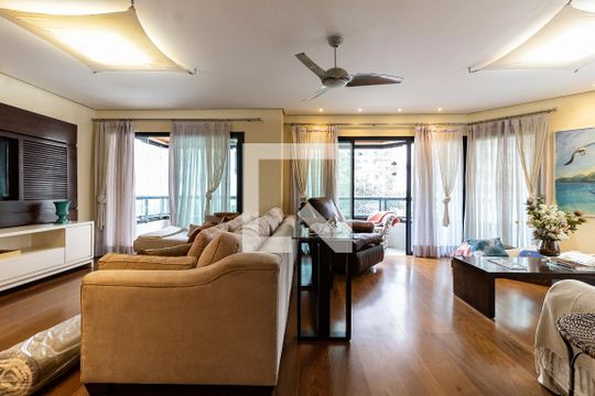 Sala de apartamento para alugar com 4 quartos, 210m² em Aclimação, São Paulo