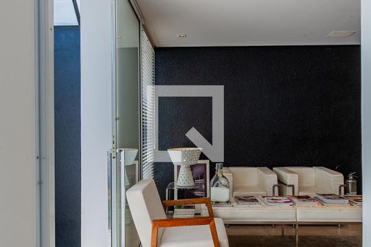 Sala de casa para alugar com 3 quartos, 354m² em Jardim das Bandeiras, São Paulo