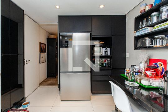 Cozinha  de casa para alugar com 3 quartos, 354m² em Jardim das Bandeiras, São Paulo