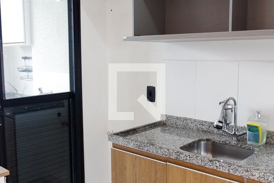 cozinha de apartamento à venda com 1 quarto, 30m² em Vila Yolanda, Osasco