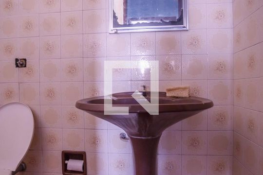 Banheiro de apartamento para alugar com 3 quartos, 80m² em Jardim das Nações, Taubaté