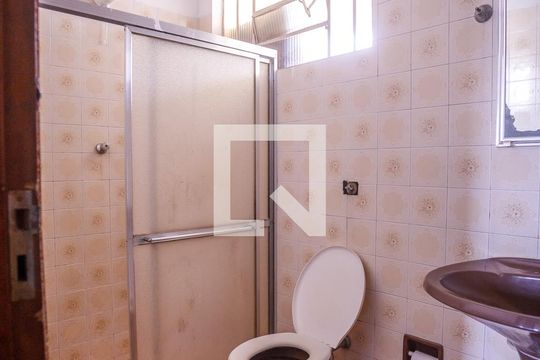 Banheiro de apartamento para alugar com 3 quartos, 80m² em Jardim das Nações, Taubaté
