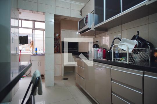 Cozinha de apartamento à venda com 3 quartos, 71m² em Petrópolis, Porto Alegre