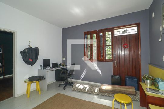 Quarto Suíte de casa à venda com 3 quartos, 459m² em Três Figueiras, Porto Alegre