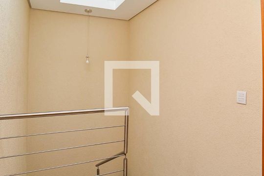 Escada de casa de condomínio à venda com 3 quartos, 191m² em Vila Ipiranga, Porto Alegre