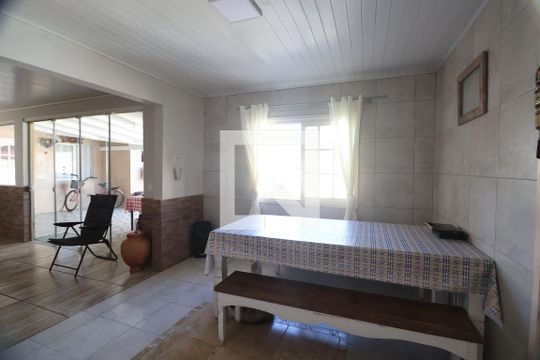 Sala 1 de casa à venda com 4 quartos, 200m² em Harmonia, Canoas
