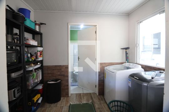 Lavanderia de casa à venda com 4 quartos, 200m² em Harmonia, Canoas