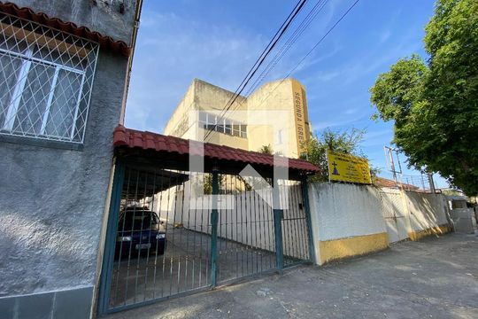 Fachada de casa à venda com 3 quartos, 162m² em Piedade, Rio de Janeiro
