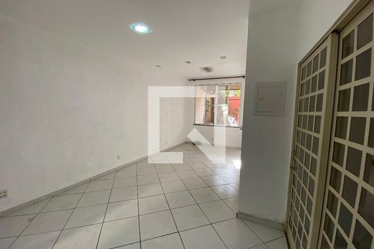 Sala de casa à venda com 3 quartos, 162m² em Piedade, Rio de Janeiro