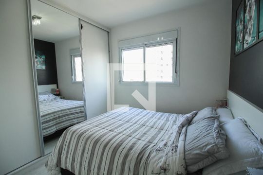 Suíte de apartamento para alugar com 2 quartos, 67m² em Vila Bertioga, São Paulo