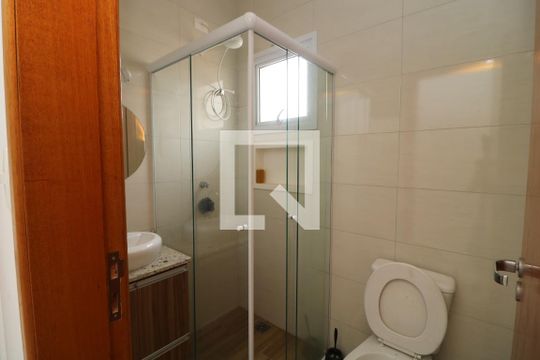Banheiro de casa para alugar com 1 quarto, 30m² em Chácara Belenzinho, São Paulo