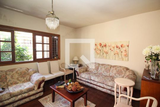 Casa à venda com 3 quartos, 302m² em Partenon, Porto Alegre