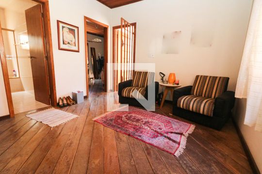Hall social de casa à venda com 3 quartos, 302m² em Partenon, Porto Alegre