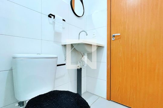 Banheiro de apartamento para alugar com 2 quartos, 48m² em Jardim Rosa de Franca, Guarulhos