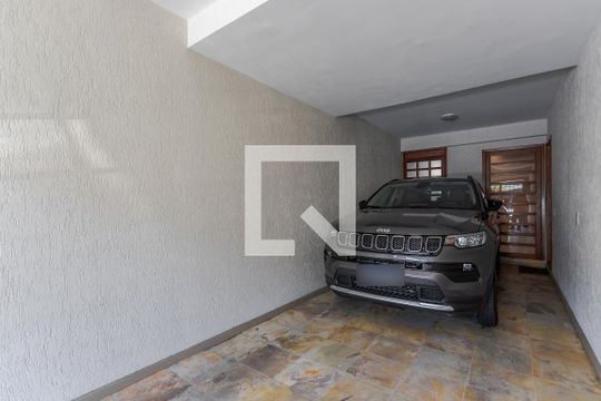 Garagem de casa de condomínio à venda com 4 quartos, 220m² em Três Figueiras, Porto Alegre