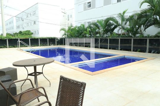 Área comum - Piscina de apartamento para alugar com 2 quartos, 70m² em Chácaras Tubalina E Quartel, Uberlândia