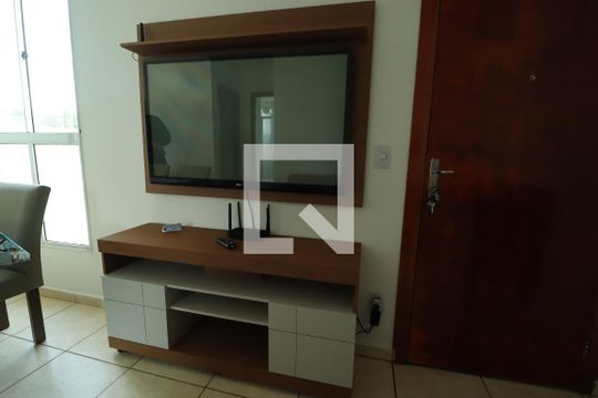 Sala de apartamento para alugar com 2 quartos, 70m² em Chácaras Tubalina E Quartel, Uberlândia
