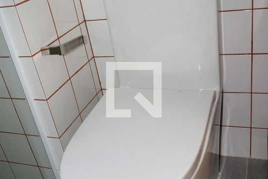 Banheiro de kitnet/studio à venda com 1 quarto, 27m² em Pinheiros, São Paulo