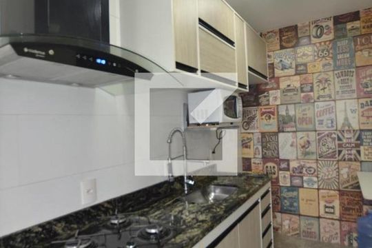 Cozinha e Área de Serviço de apartamento para alugar com 2 quartos, 55m² em Turiaçu, Rio de Janeiro