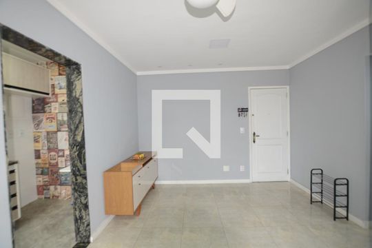 Sala de apartamento para alugar com 2 quartos, 55m² em Turiaçu, Rio de Janeiro