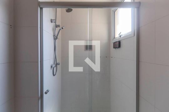 Banheiro de apartamento para alugar com 1 quarto, 36m² em Parque Independencia, São Paulo