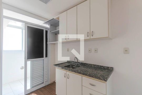 Cozinha de apartamento para alugar com 1 quarto, 36m² em Parque Independencia, São Paulo