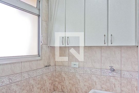 Área de Serviço de apartamento para alugar com 2 quartos, 59m² em Santa Teresinha, São Paulo