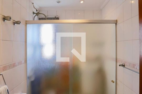 Banheiro do Quarto  de apartamento para alugar com 3 quartos, 134m² em Vila Regente Feijó, São Paulo