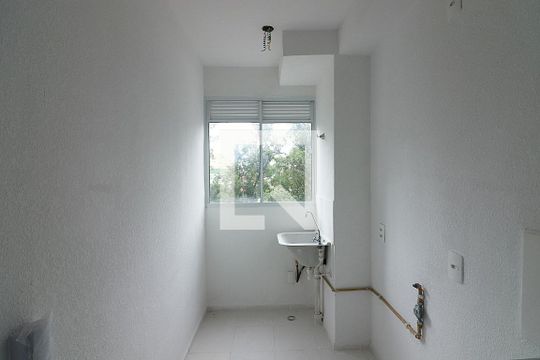 Cozinha e Área de Serviço de apartamento para alugar com 2 quartos, 46m² em Jardim Celeste, São Paulo