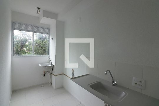 Cozinha e Área de Serviço de apartamento para alugar com 2 quartos, 46m² em Jardim Celeste, São Paulo