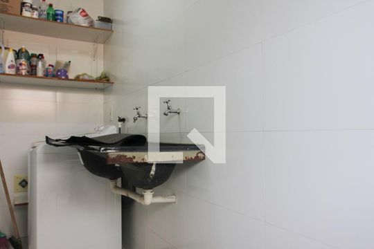 Área de Serviço de casa para alugar com 4 quartos, 145m² em Planalto, Belo Horizonte