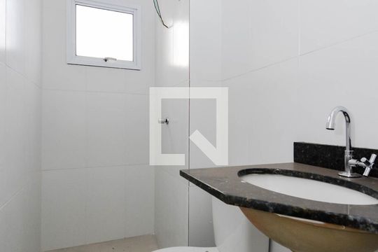 Banheiro Social de apartamento para alugar com 2 quartos, 56m² em Vila Galvão, Guarulhos