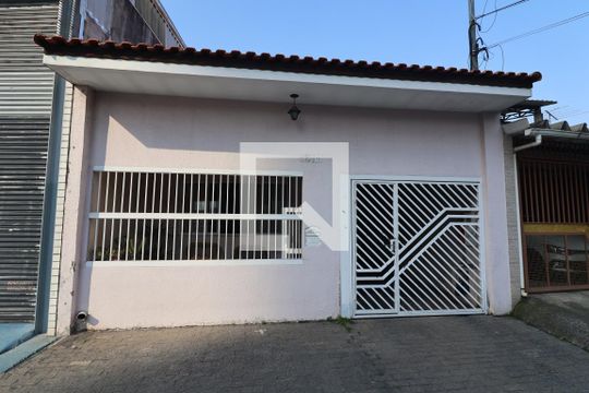 Fachada de casa para alugar com 1 quarto, 70m² em Chácara Califórnia, São Paulo