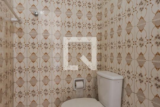 Banheiro de kitnet/studio para alugar com 1 quarto, 33m² em Jardim Leopoldina, Porto Alegre