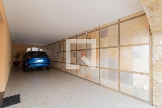 Garagem de casa para alugar com 4 quartos, 450m² em Vila Rosalia, Guarulhos