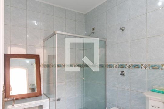 Edicula de casa para alugar com 4 quartos, 450m² em Vila Rosalia, Guarulhos