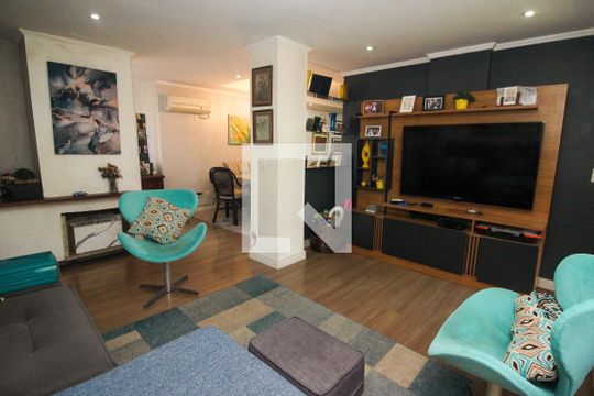 Sala de casa de condomínio à venda com 3 quartos, 177m² em Ipanema, Porto Alegre