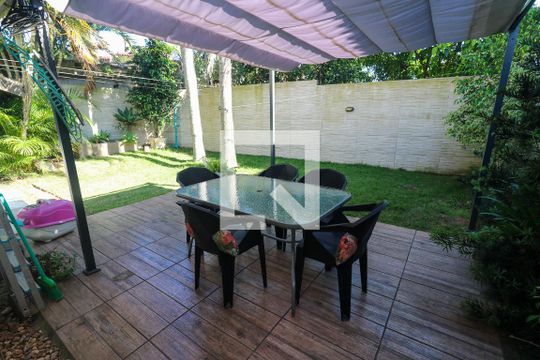 Quintal de casa de condomínio à venda com 3 quartos, 177m² em Ipanema, Porto Alegre