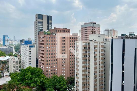 Vista da sala de apartamento à venda com 3 quartos, 180m² em Jardim Paulista, São Paulo