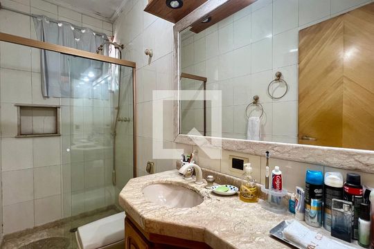 Banheiro de apartamento à venda com 3 quartos, 180m² em Jardim Paulista, São Paulo