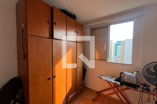 Quarto 1 de apartamento para alugar com 2 quartos, 48m² em Parque Santa Rosa, Suzano