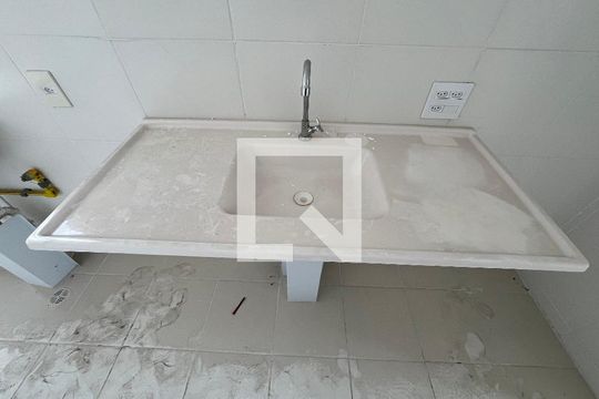 Cozinha e Área de Serviço de apartamento para alugar com 2 quartos, 52m² em Parque Santa Rosa, Suzano
