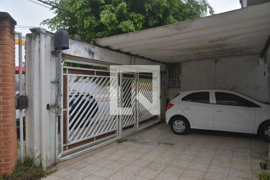 Área Externa de casa à venda com 5 quartos, 720m² em Vila Sao Pedro, Santo André