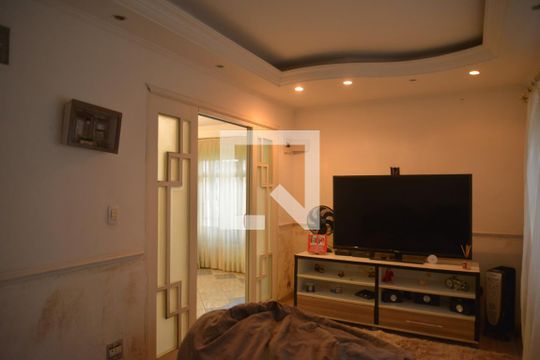 Sala 2 de casa para alugar com 5 quartos, 720m² em Vila Sao Pedro, Santo André