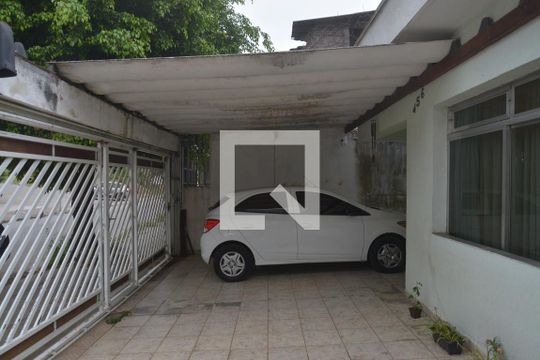 Área Externa de casa à venda com 5 quartos, 720m² em Vila Sao Pedro, Santo André