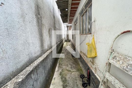 Corredor de casa à venda com 3 quartos, 85m² em Eldorado, Contagem