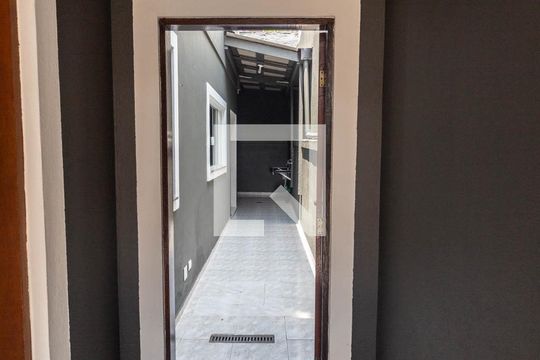 Corredor de casa para alugar com 3 quartos, 131m² em Santana, São Paulo